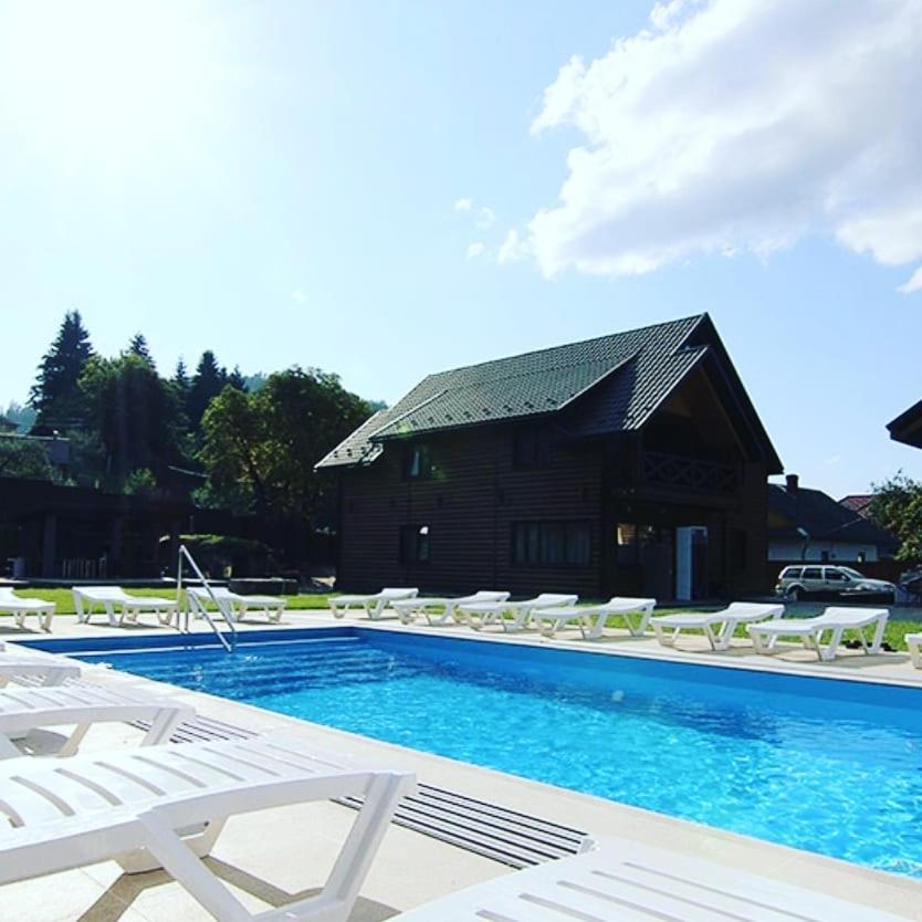 Villa Paraiso Karpaty Tesnitska ภายนอก รูปภาพ